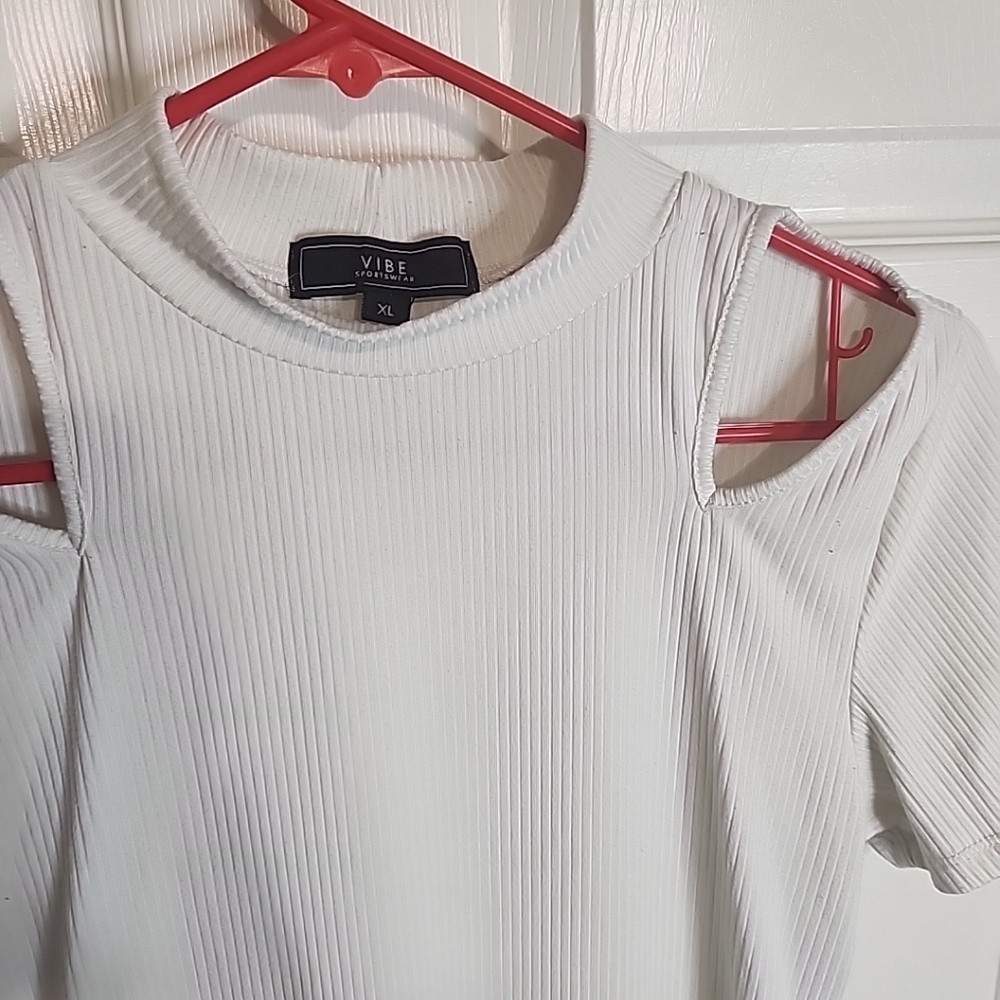 Brand Ribbed White Bodysuit - Picture 2 of 4